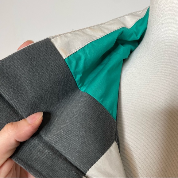 Women's Patagonia Goretex Piolet jacket - Picture 9 of 14